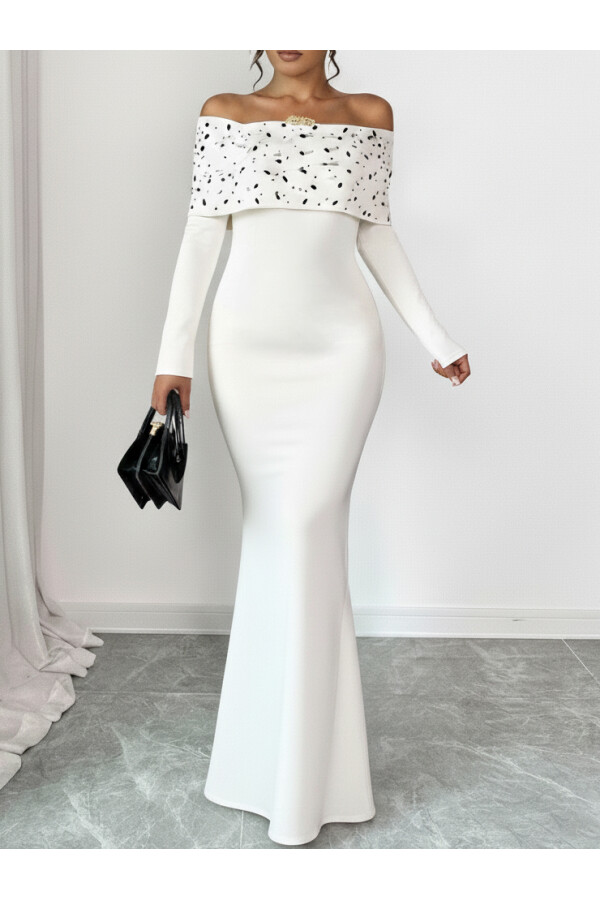 Kadın Siyah Taşlı Madonna Yaka Uzun