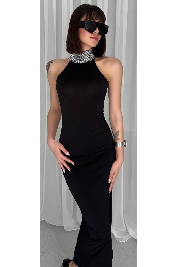 Siyah Halter Yaka Detaylı Uzun Elbise