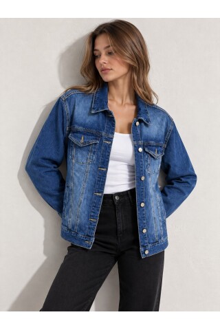 Kadın Mavi Oversize Denim Kot Ceket – Cepli, Düğmeli, Vintage Görünümlü Jean Ceket