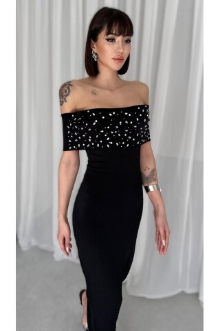 Kadın Siyah Taşlı Madonna Yaka Uzun